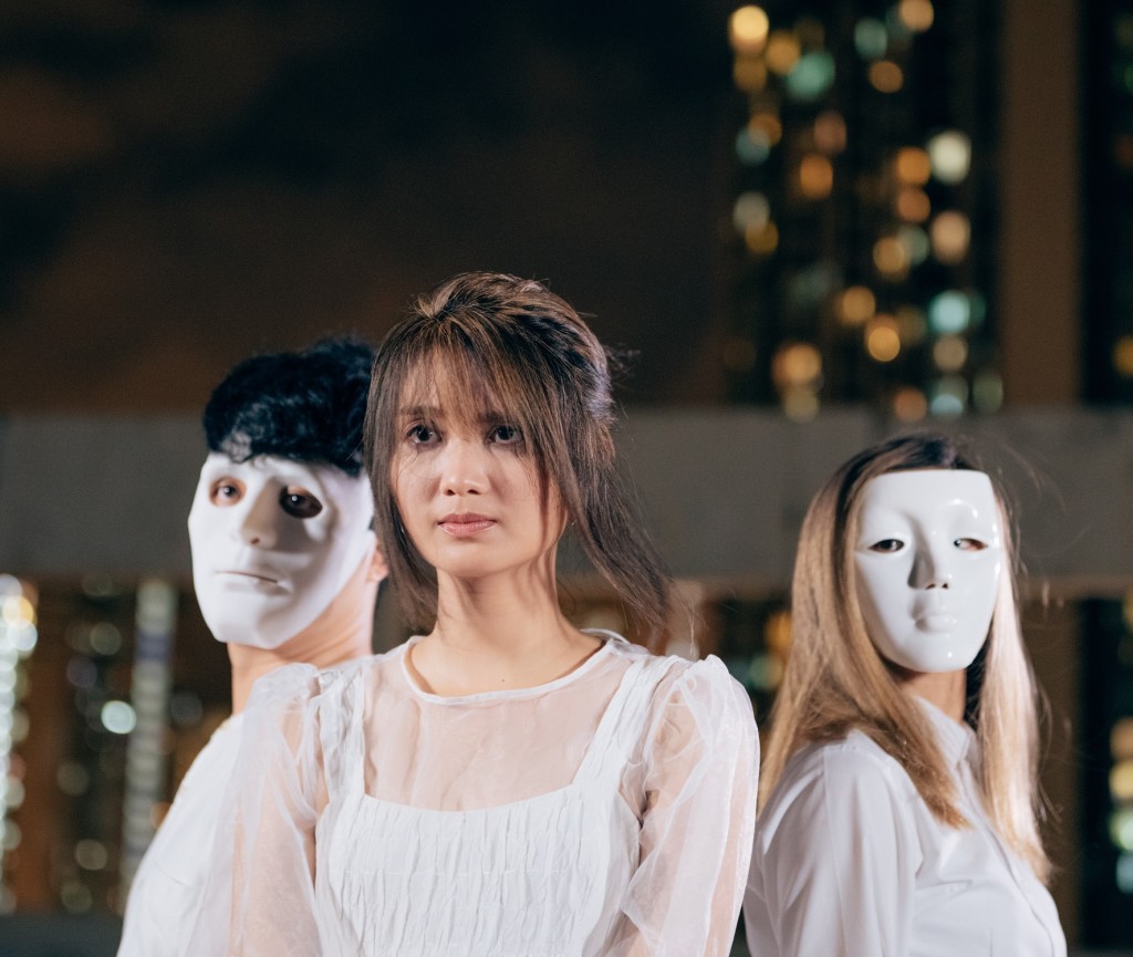 Cath將舞台劇學到的演技派上用場。