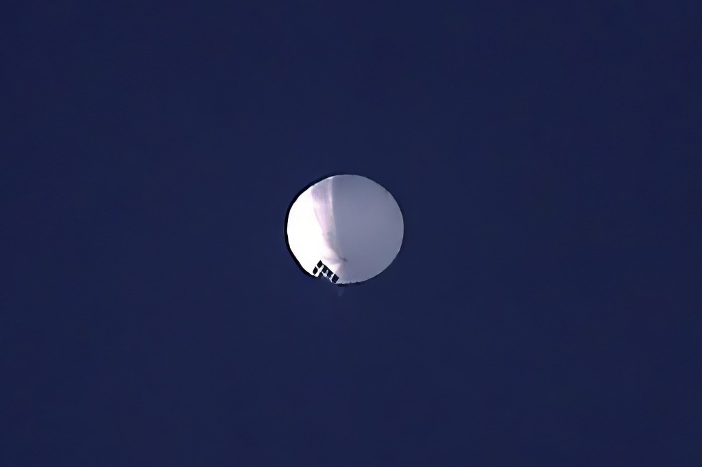 氣球上周三(1日)飄至蒙大拿州。美聯社