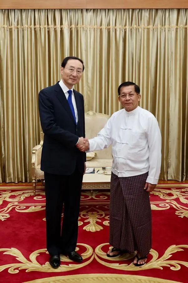外交部副部長孫衛東（左）訪問緬甸。  ​