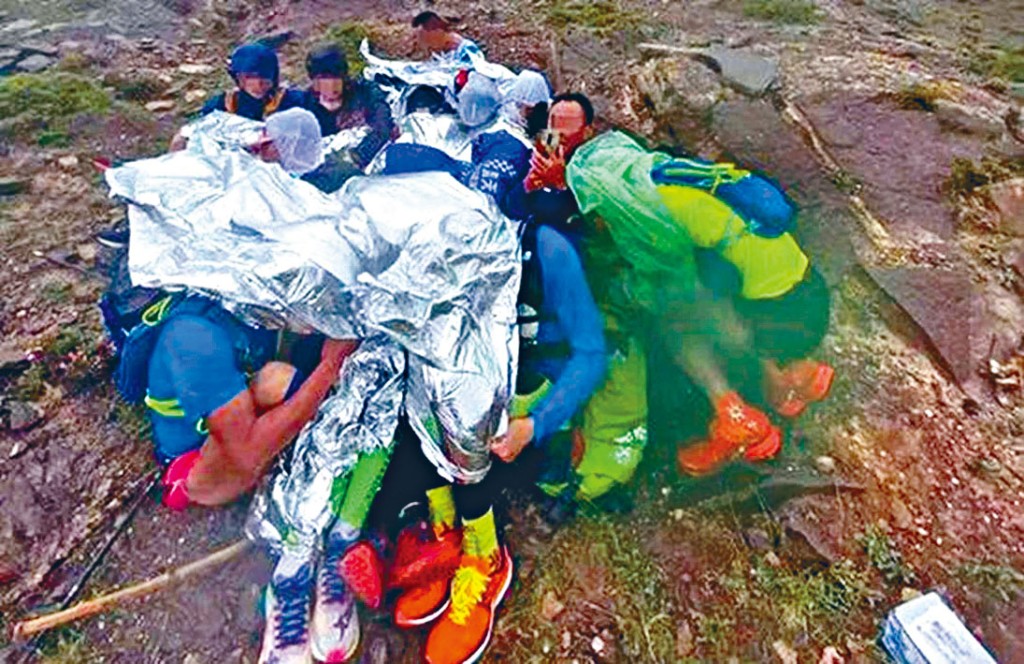 待救的馬拉松跑手。