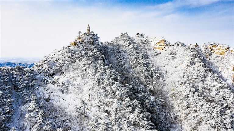 天津，近日迎來降雪，給薊州北部山區帶來了迷人的雪景。 新華社