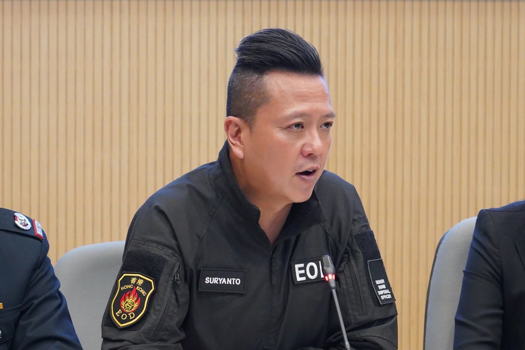 警務處高級炸彈處理主任(爆炸品處理課)李展超。 警務處高級炸彈處理主任(爆炸品處理課)李展超。