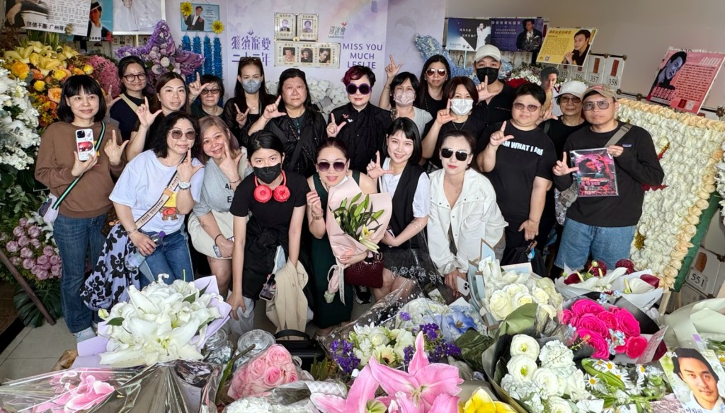 超過500位世界各地「哥」迷，齊集沙田寶福山，向這位永恒偶像送上祝福。 