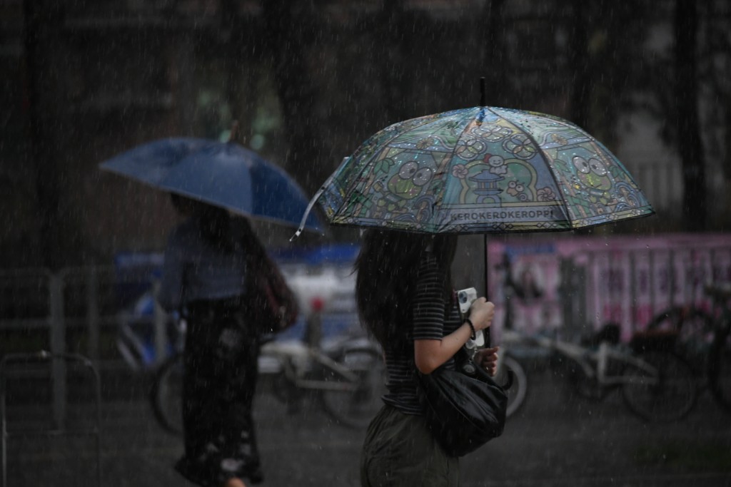 天文台預料連日來的大雨天氣有望告一段落,驟雨亦會逐漸減少。 天文台預料連日來的大雨天氣有望告一段落,驟雨亦會逐漸減少。