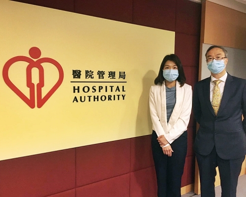 醫管局總行政經理何婉霞(左)及東區醫院神經外科部門主管彭佳源醫生(右)。資料圖片