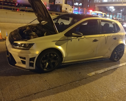 行動中發現的懷疑被非法改裝車輛。
