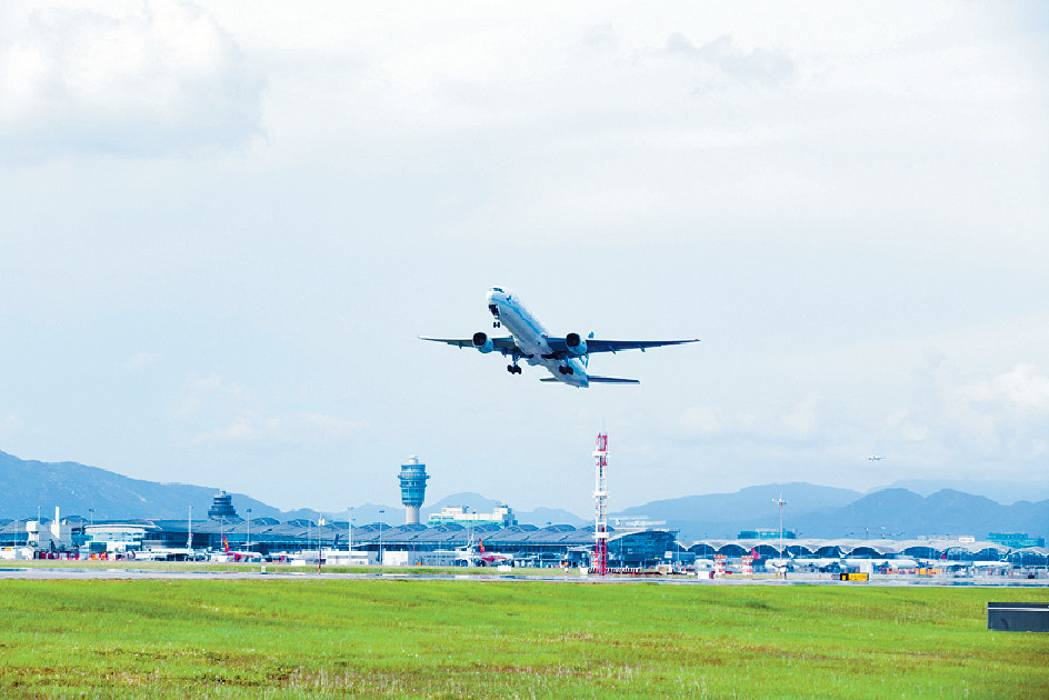 ■香港國際機場首次獲標普公開評核環境、社會及管治表現，並取得理想評分，證明機管局的可持續發展策略已達到甚至超越環球標準。