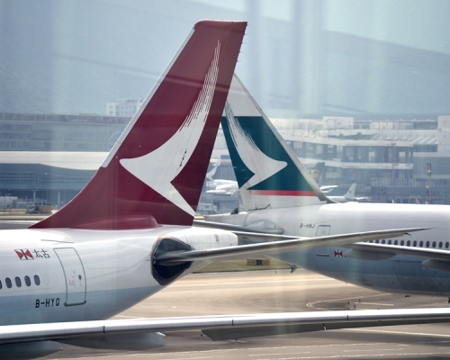 國泰航空表示，該名員工已被調離所有職務。