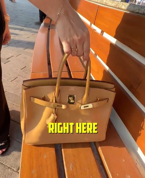 哈米拉尼把手袋放在黃金市場附近。Instagram@bikergirldubai