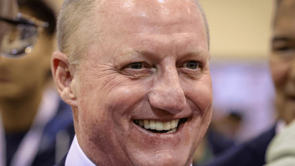 巴郡重启回购 新CEO动用1.17亿增持 阿贝尔：每天和巴菲特交流