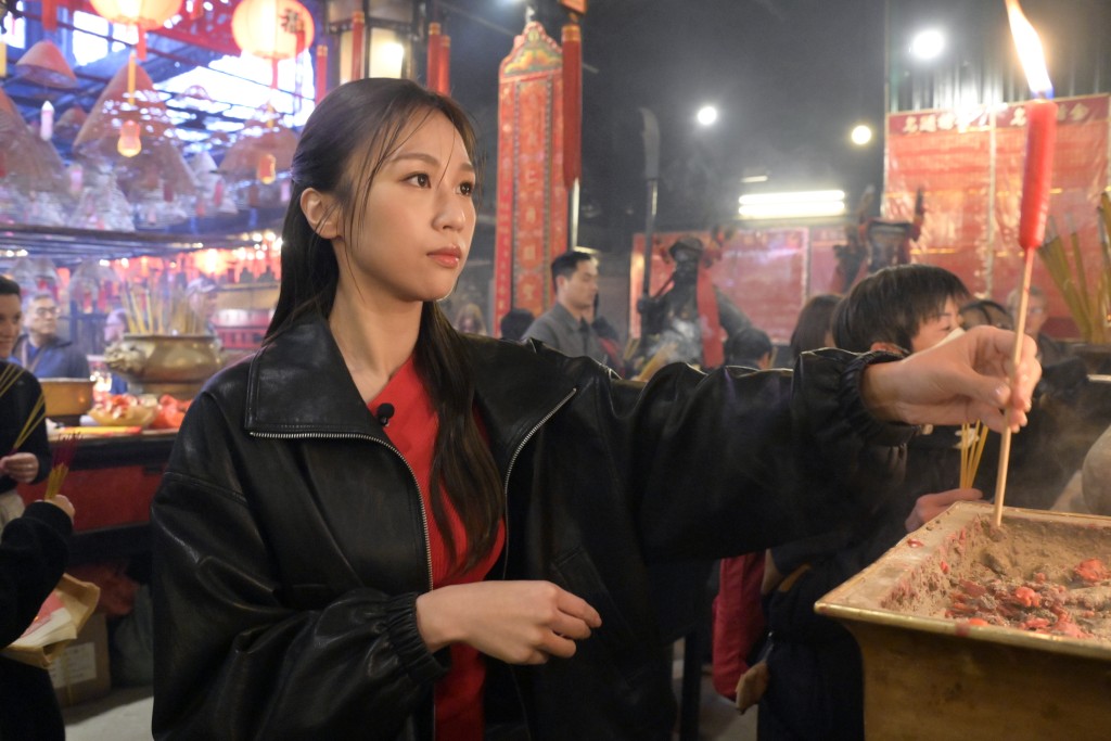 何沛珈走訪文武廟。