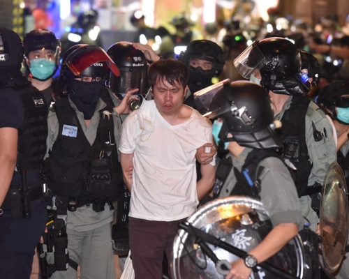 鄺俊宇當晚被警方帶走。資料圖片