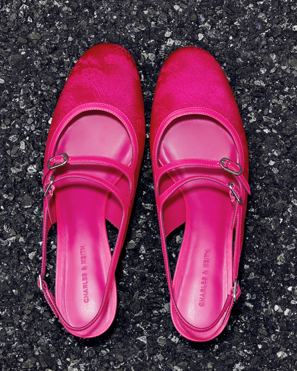 春節系列紫紅色Clementine雙帶粗跟鞋/$439。