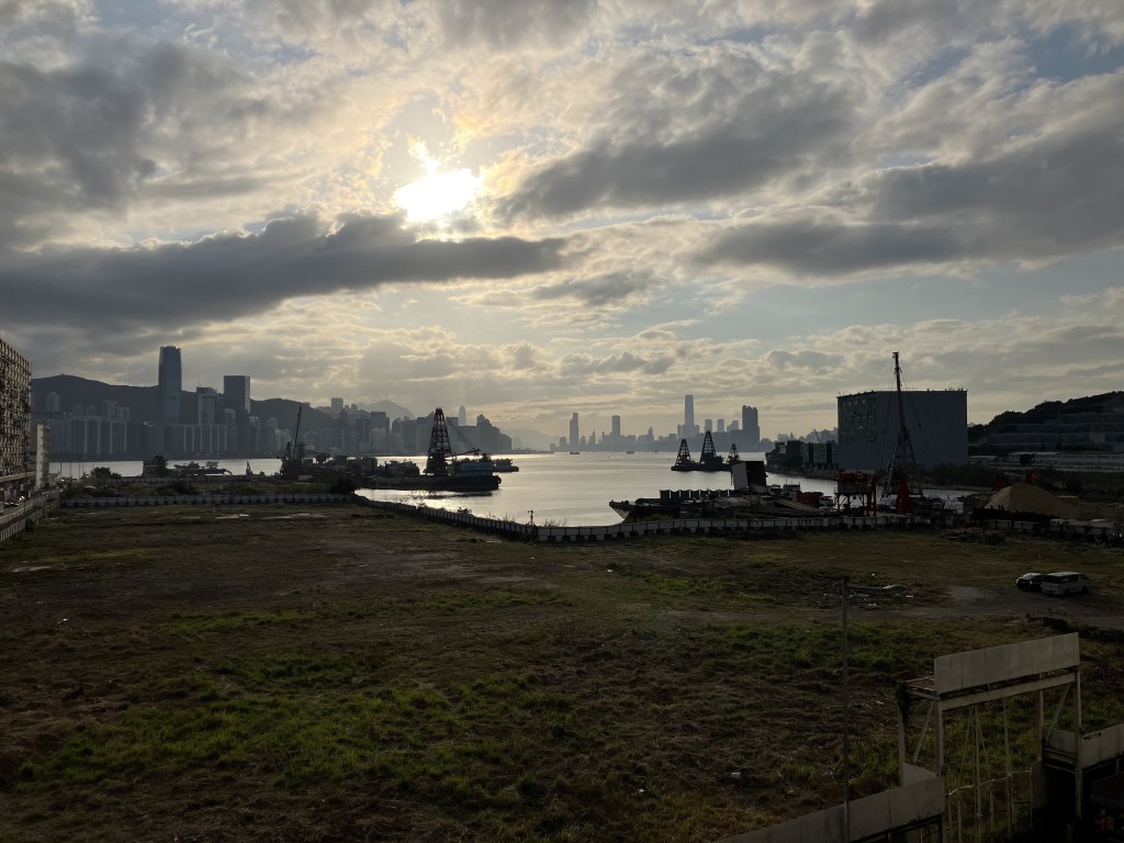 背光环境下拍摄甚有惊喜,Smart HDR 4处理高光暗位恰到好处,同价位机款难以办到。 背光环境下拍摄甚有惊喜,Smart HDR 4处理高光暗位恰到好处,同价位机款难以办到。