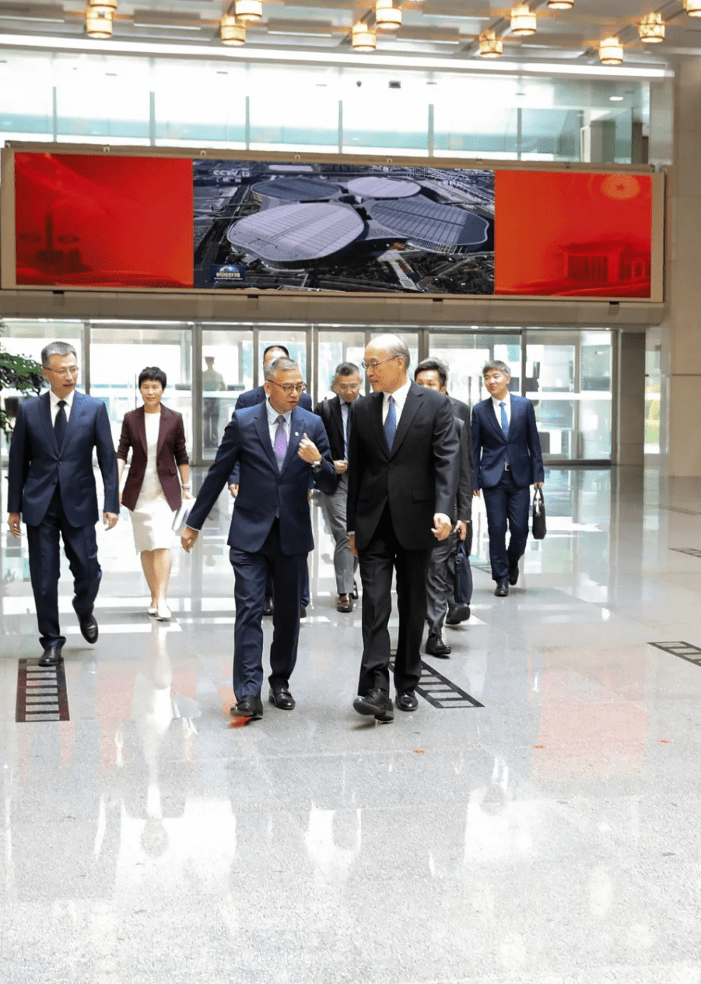 9月4日，国家首席大法官、最高人民法院院长张军会见香港特别行政区廉政专员胡英明一行。最高人民法院图片
