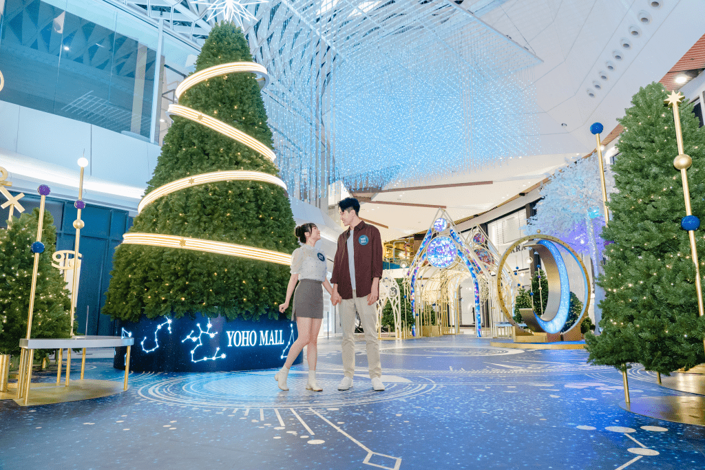 6.6米高錐形「星砂の聖誕樹」