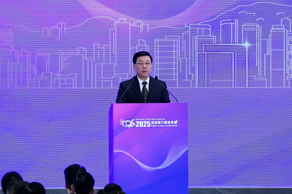 李家超表示，「香港國安法」與去年3月生效的「維護國家安全條例」互相配合、渾然一體。