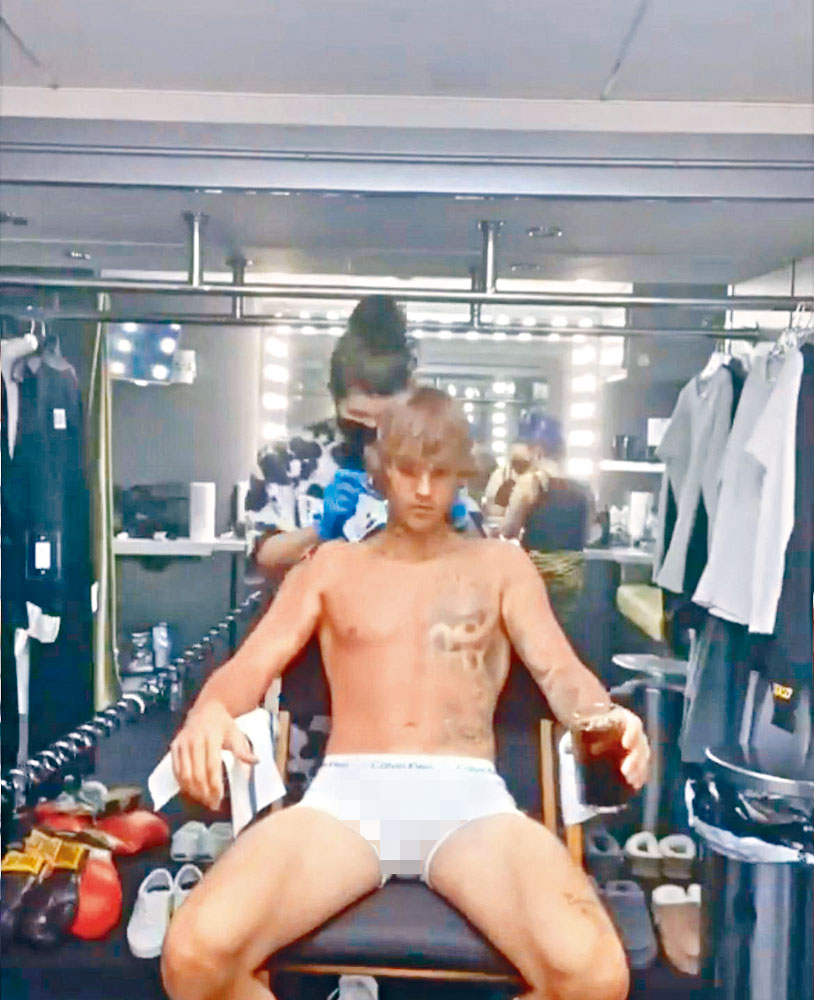 ■為拍新歌《Anyone》MV，小Justin特別遮去身上60個紋身。