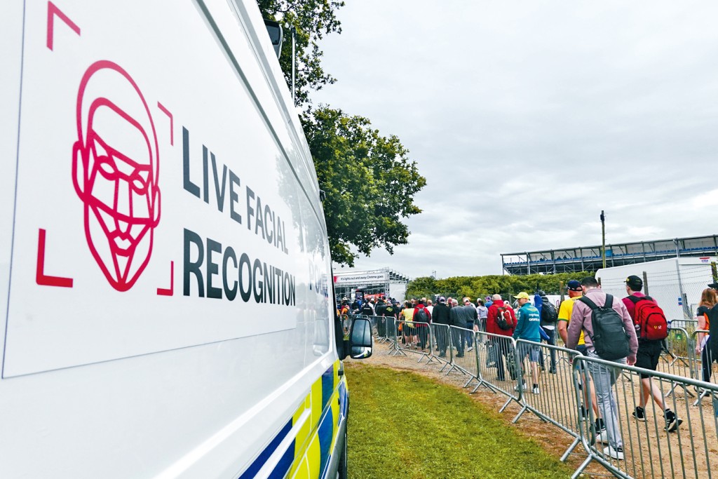 英国警方在全国闭路电视镜头加入人脸识别技术后，成功拘捕多名罪犯。