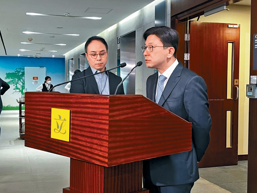 孙玉菡重申，注册局的工作是专业的工作，不牵涉政治。