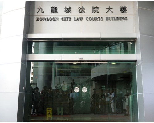 逃離醫院的男病人被判監禁2個月緩刑1年。
