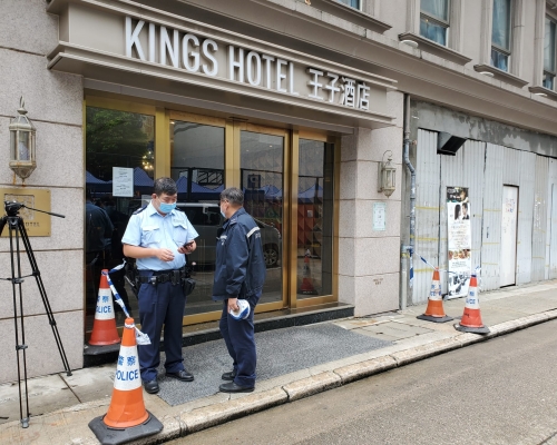 警員封鎖現場調查。