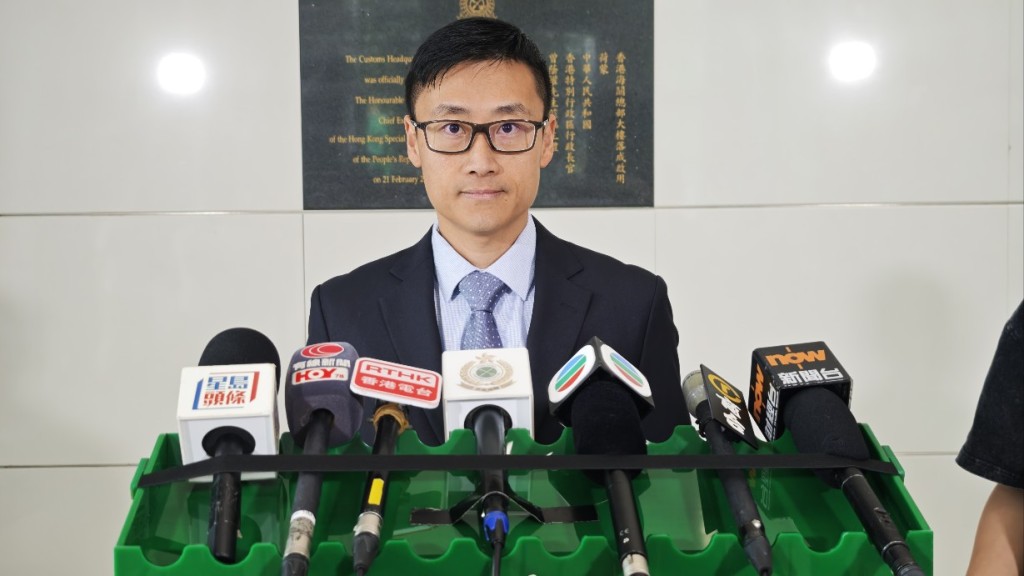 海關版權及商標調查科不良營商手法調查課第二組指揮官何偉森。 海關版權及商標調查科不良營商手法調查課第二組指揮官何偉森。