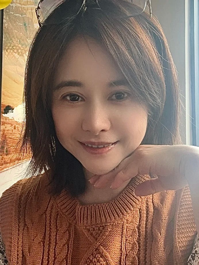 何美鈿較近期照片。