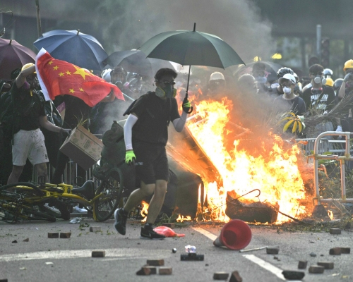 教育局指，截至3月底接獲192宗有關教師可能涉及社會事件中專業失當的投訴。 資料圖片