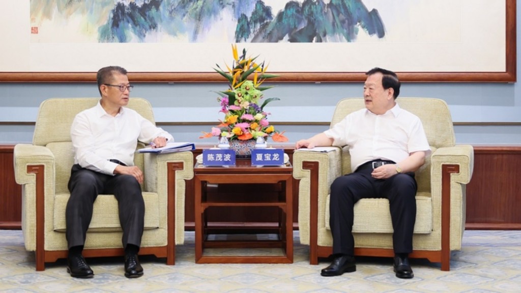 陳茂波上周率領團訪京,港澳辦主任夏寶龍。陳茂波隨筆