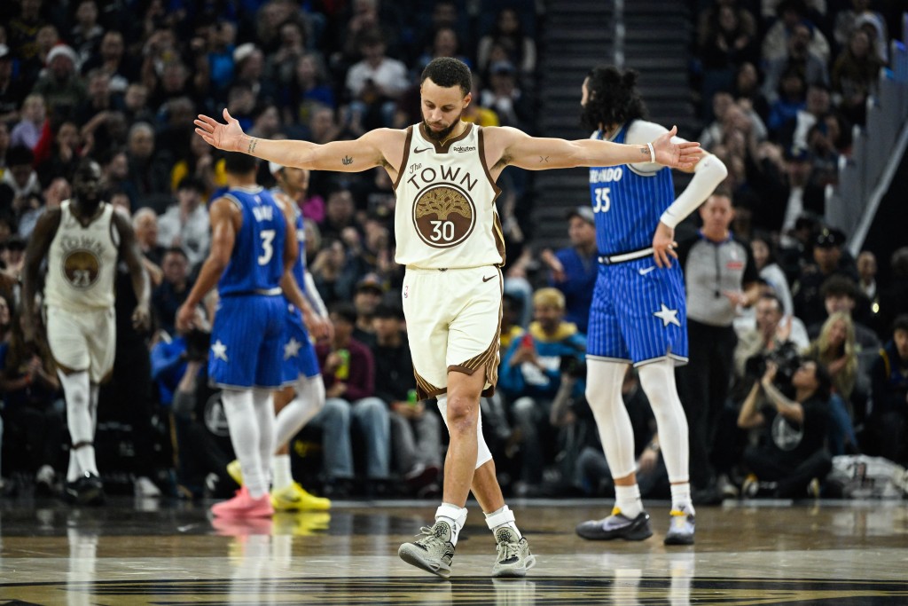 勇士一哥居利就事件保持低調，指二人只是「進行了一次良好的對話」。路透社