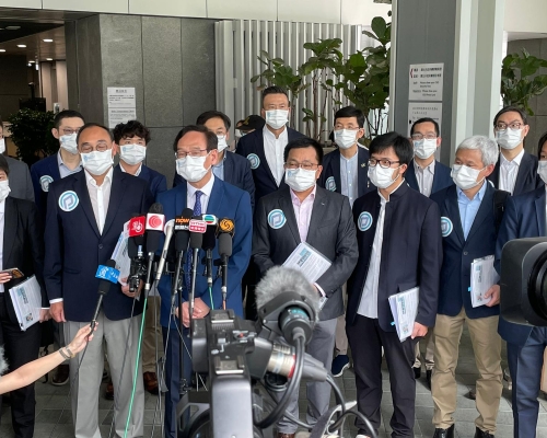 何鉅業等15人組成名單參選建測界。