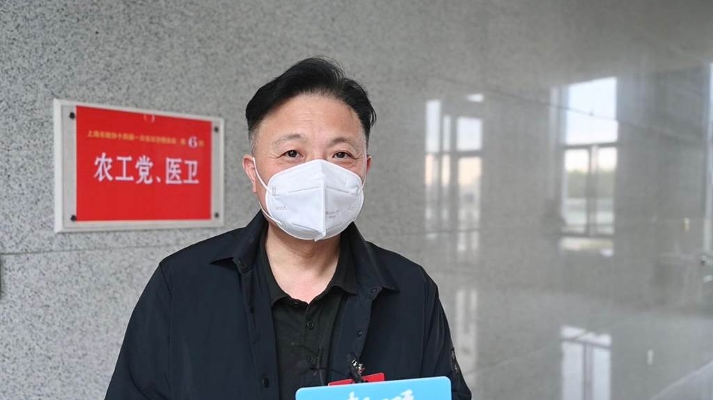 上海仁濟醫院黨委書記鄭軍華表示,上海已走出感染高峰。