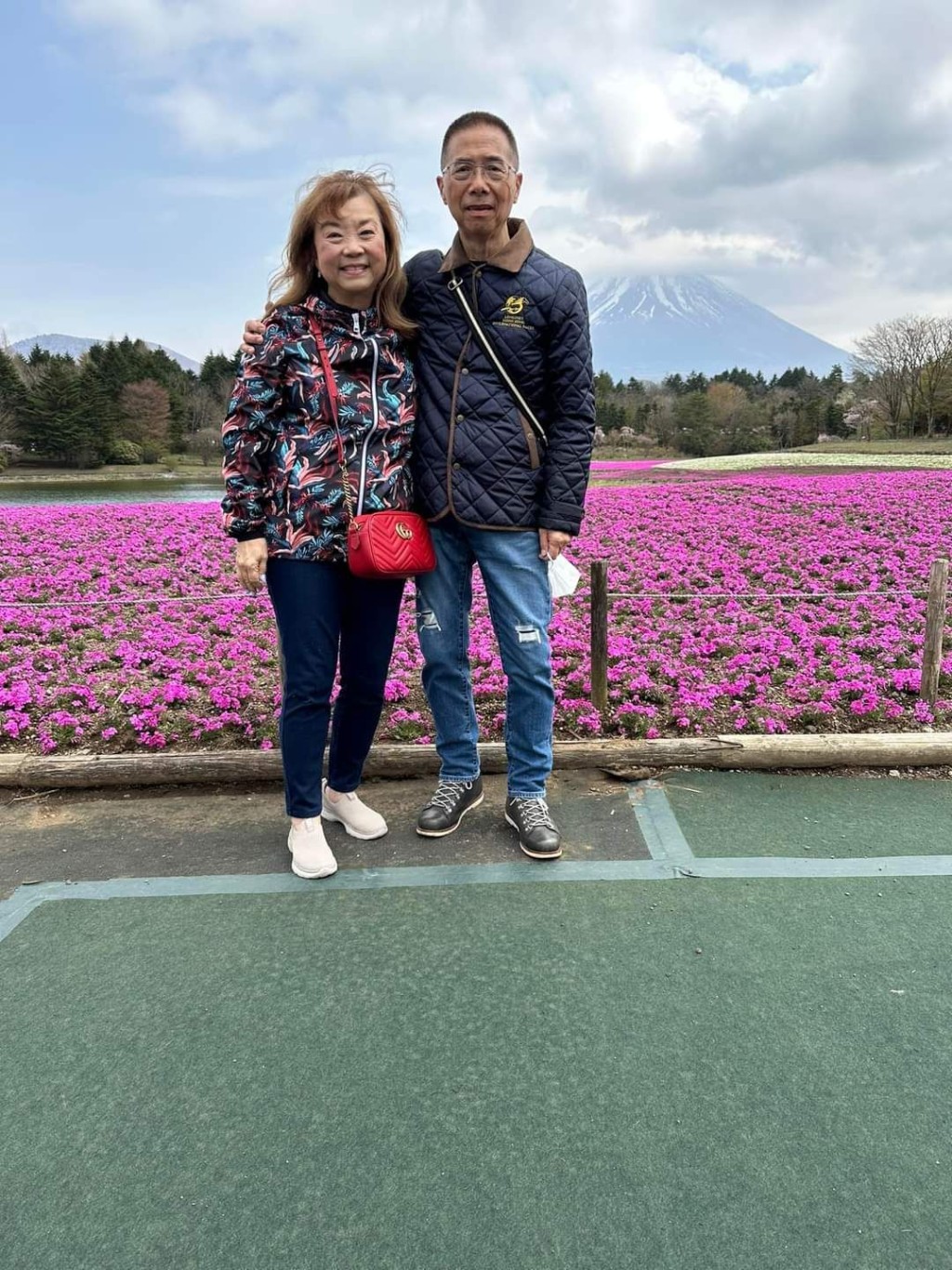  「當家」系馬主黃蔡秀文與丈夫黃清華上周前往日本旅遊。