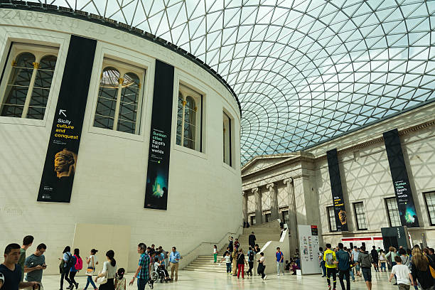 大英博物馆成立于1753年，馆藏约800万件。
