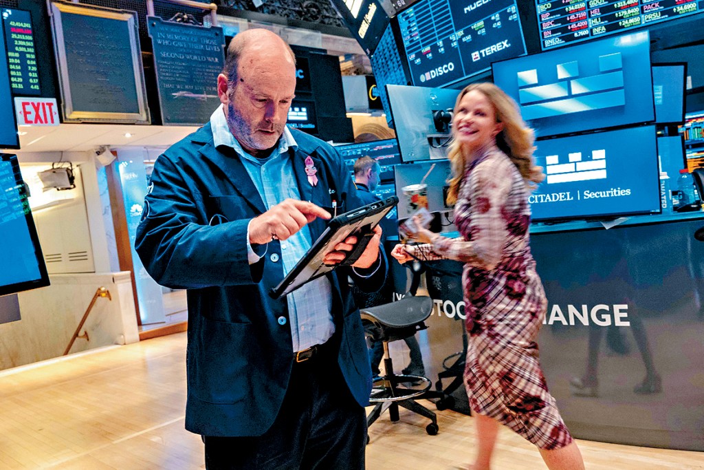 道琼斯指数上周五收市升74点，报46987点。