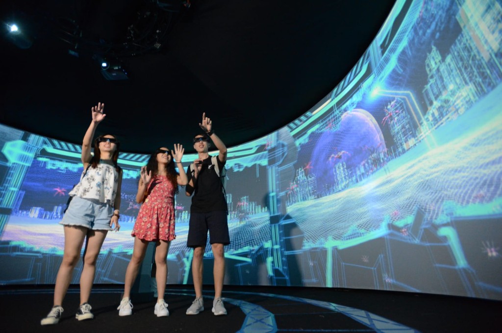 園方推出360投影及3D打造的「X異域」。伍明輝攝