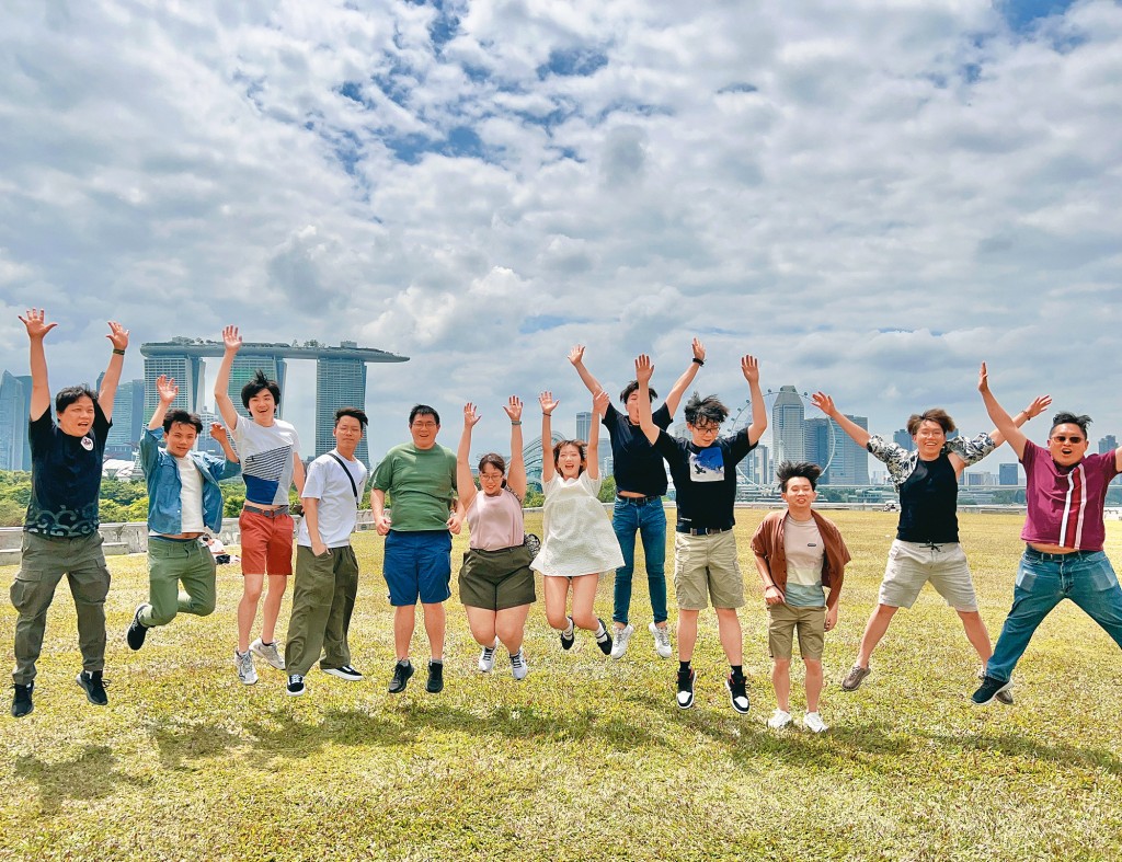 不同学院的同学前往多个国家交流，体验当地文化及拓阔视野。