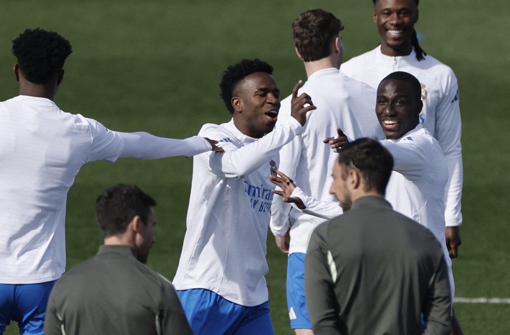 雲尼斯奧斯獲隊友力撐。法新社