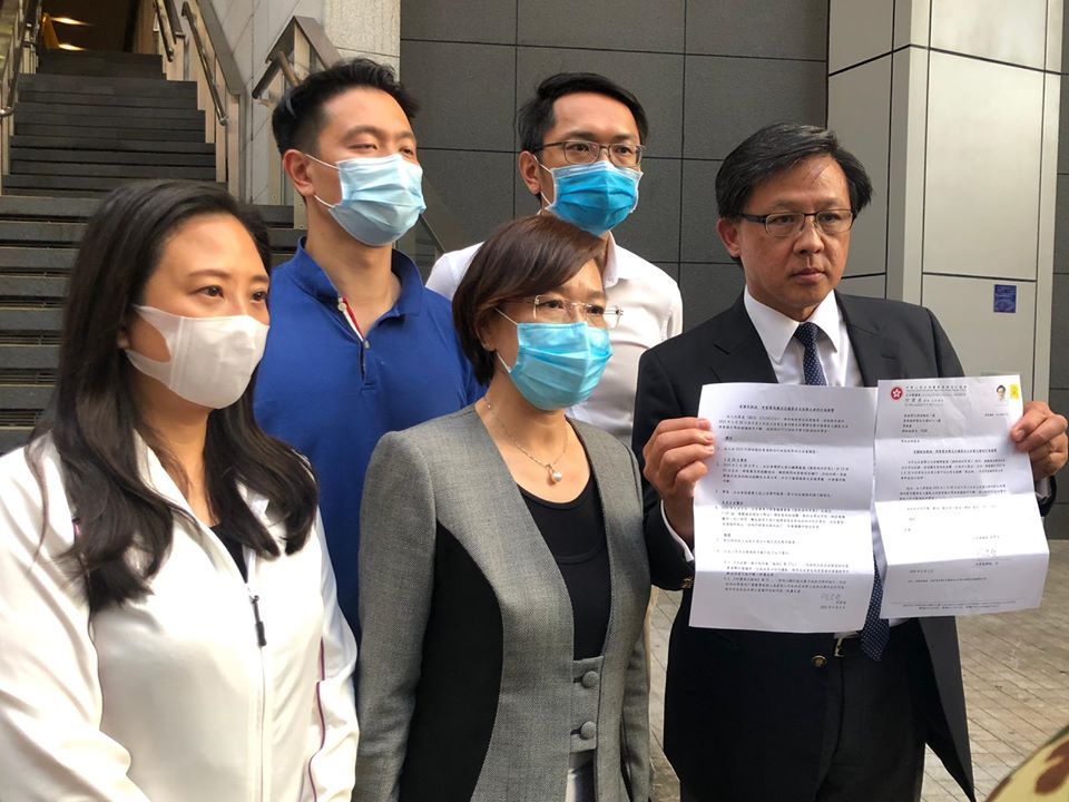 建制派議員下午到警察總部報案。梁美芬FB圖片