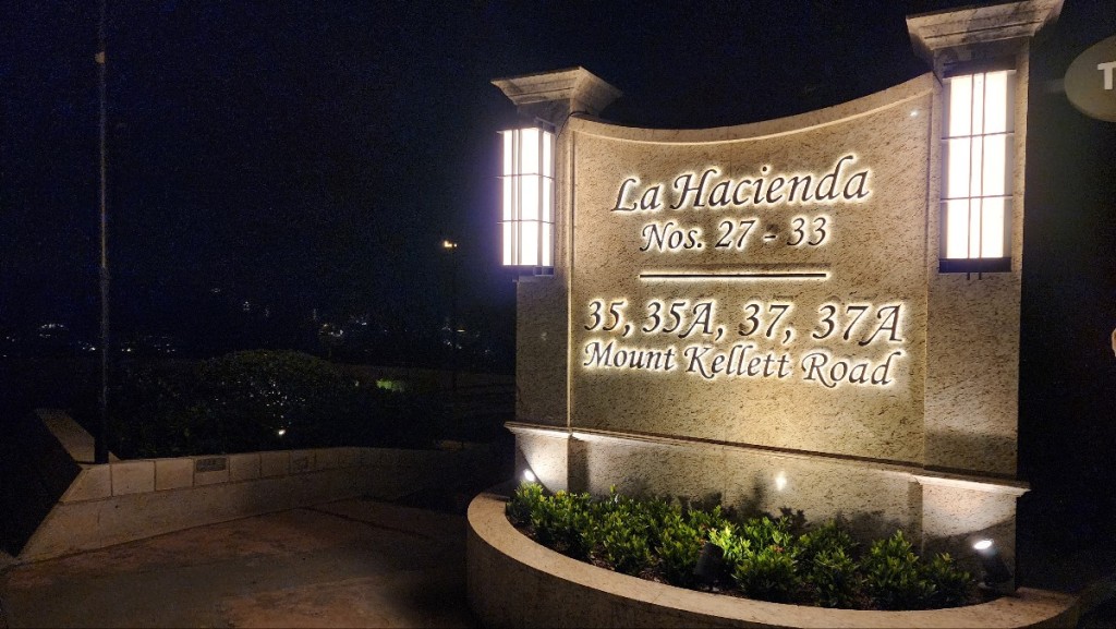 山頂超級豪宅「La Hacienda」懷疑發生爆竊案。黃文威攝 山頂超級豪宅「La Hacienda」懷疑發生爆竊案。黃文威攝