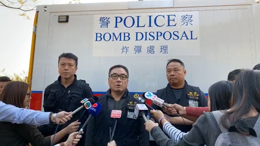 有組織罪案及三合會調查科高級警司李桂華。(中)