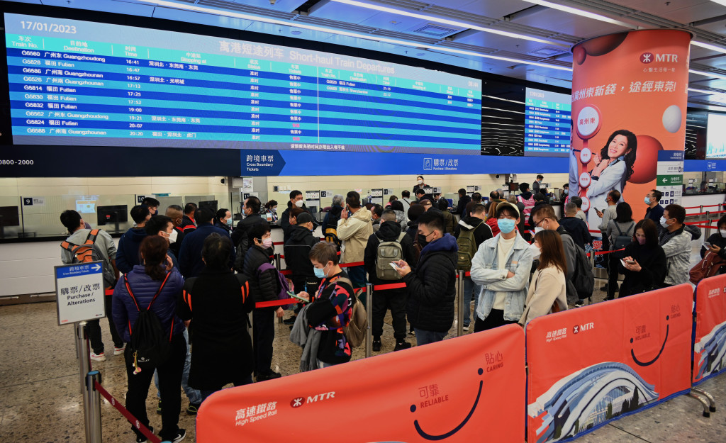 广深港高速铁路香港段下周六（3月11日）起逐步恢复长途服务。资料图片