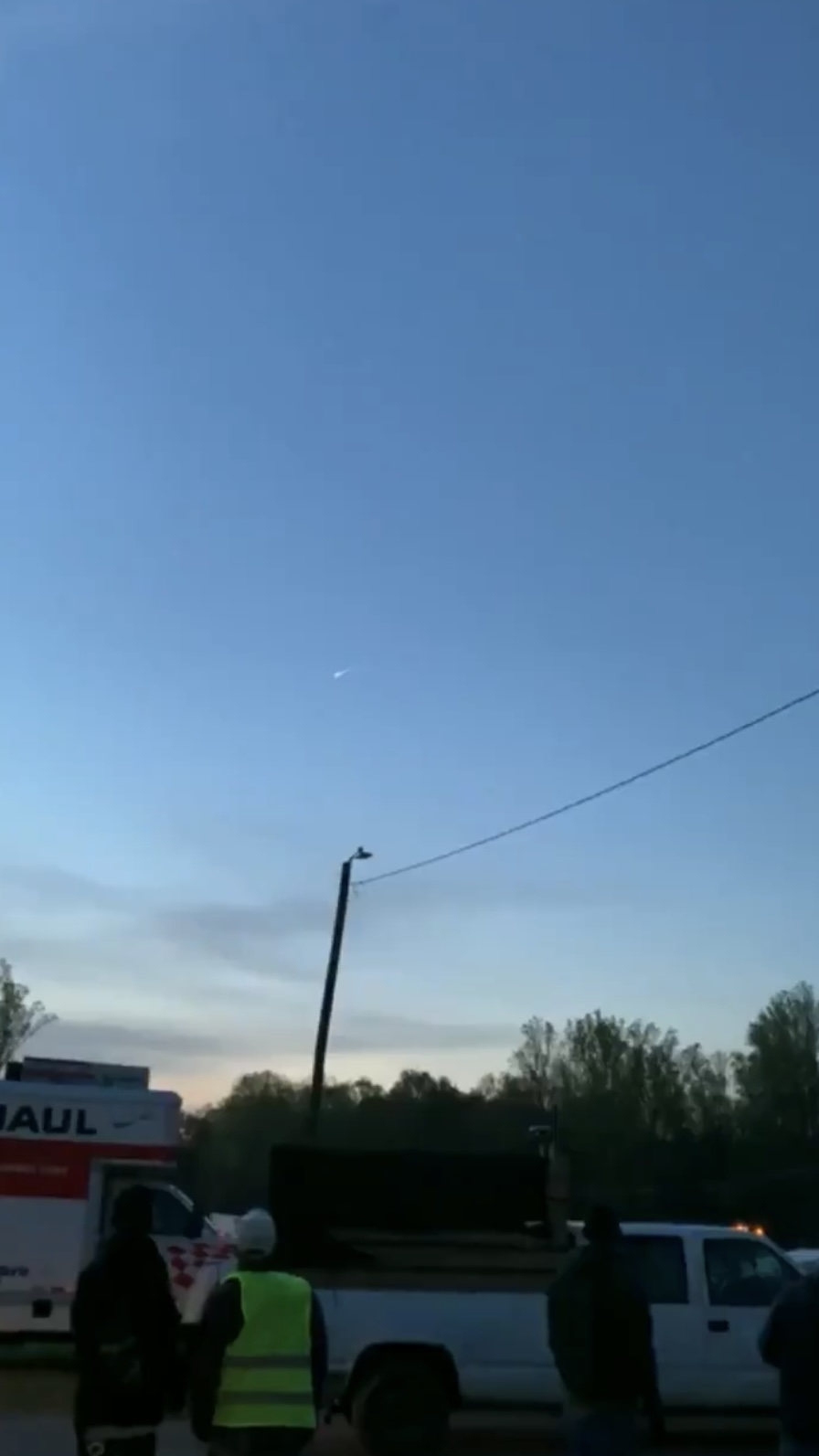田纳西州谢尔比县民众拍摄到的火球。 American Meteor Society