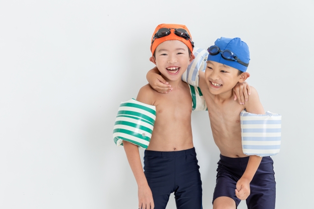 學習游泳能訓練孩子的全身肌肉及手腳協調，當孩子的動作變得更加流暢時，其自信心也隨之而增強。（圖片來源：PhotoAC）