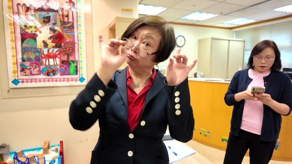 75 歲的王醫生之所以「亂中有趣」、越老越可愛