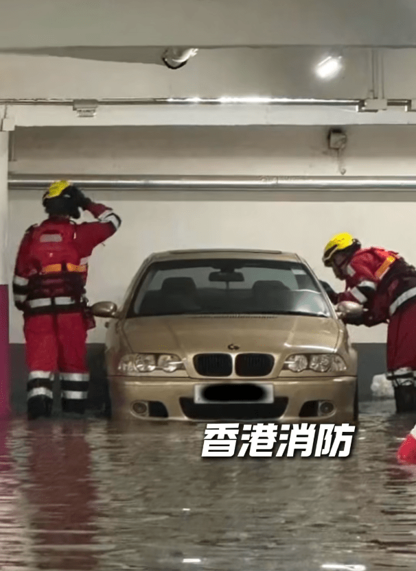 消防處在風雨中緊守崗位。保安局FB影片擷圖