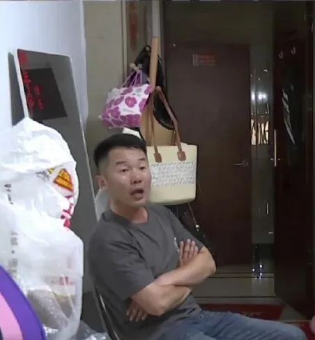 焦男指妻子打母亲「情有可原」。《钱塘老娘舅》 焦男指妻子打母亲「情有可原」。《钱塘老娘舅》