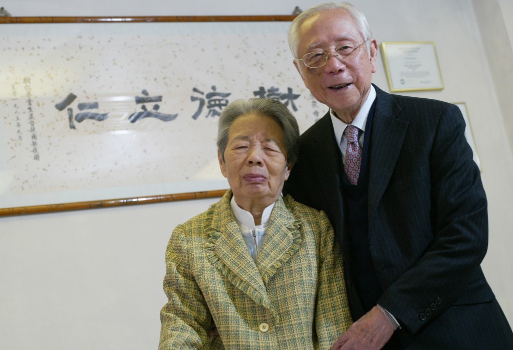 胡氏伉儷雙雙贏得「2006年傑出領袖選舉」教育/科研組別獎項。