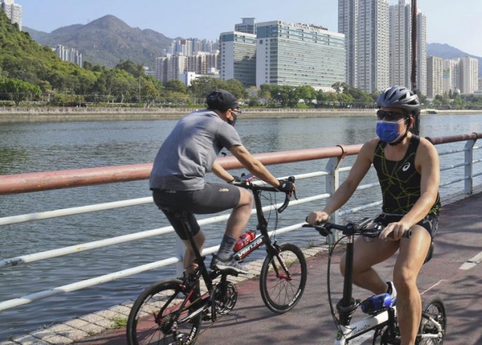 不少市民假日踏單車消遣。資料圖片